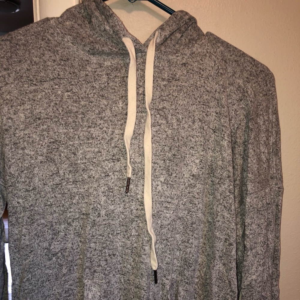 Women’s basic sweatshirt